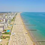 Jesolo flat - swimming pool beach&park free