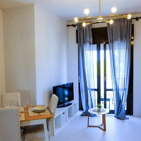 Flat - Swimming Pool And Park Free Apartment